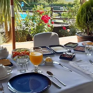 Bed & Breakfast Aprahouseloule, Loule